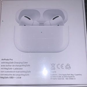 COPY - Apple AirPods Pro with Charging Case